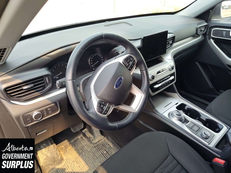 2020-ford-explorer-xlt-image-17