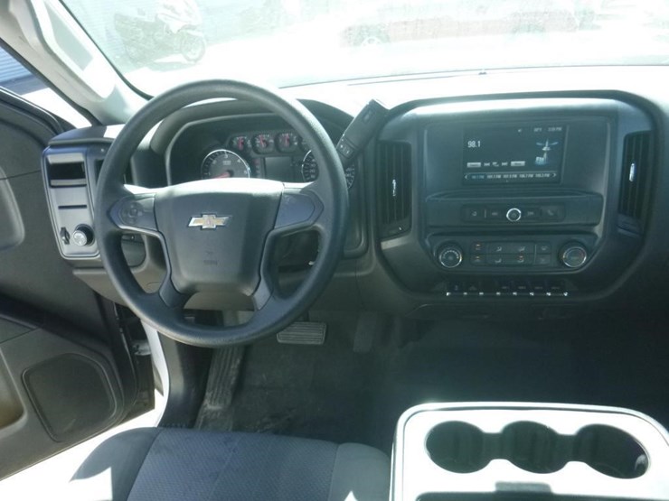 2018-chevrolet-1500-image-9