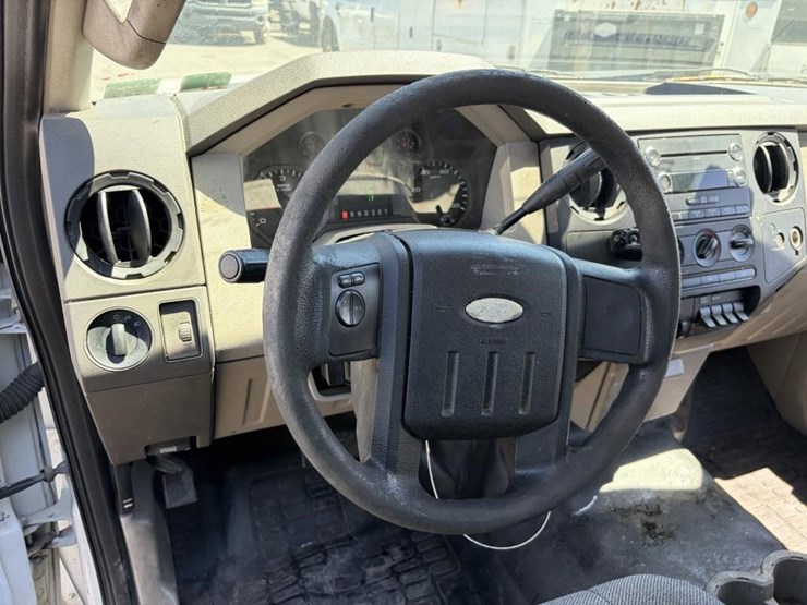 2009-ford-f350-image-15