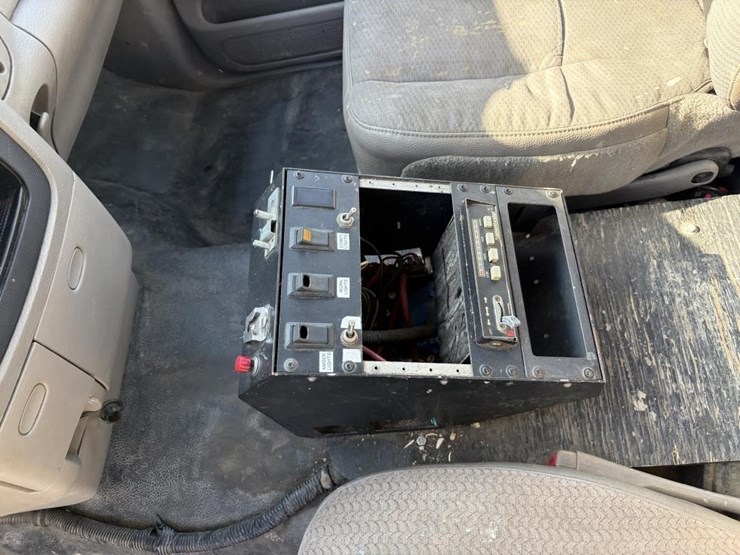 2006-dodge-2500-image-16