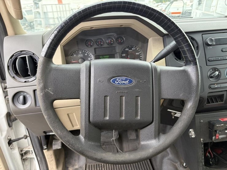 2010-ford-f450-image-17