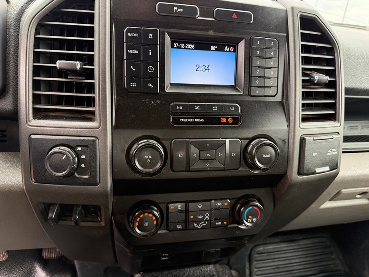 2022-ford-f250-image-16