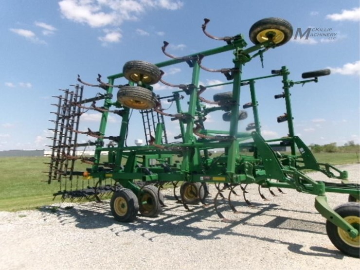 2003-john-deere-2210-image-5