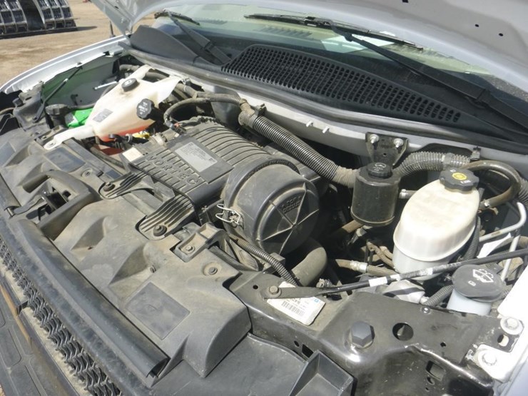 2016-chevrolet-express-3500-image-10