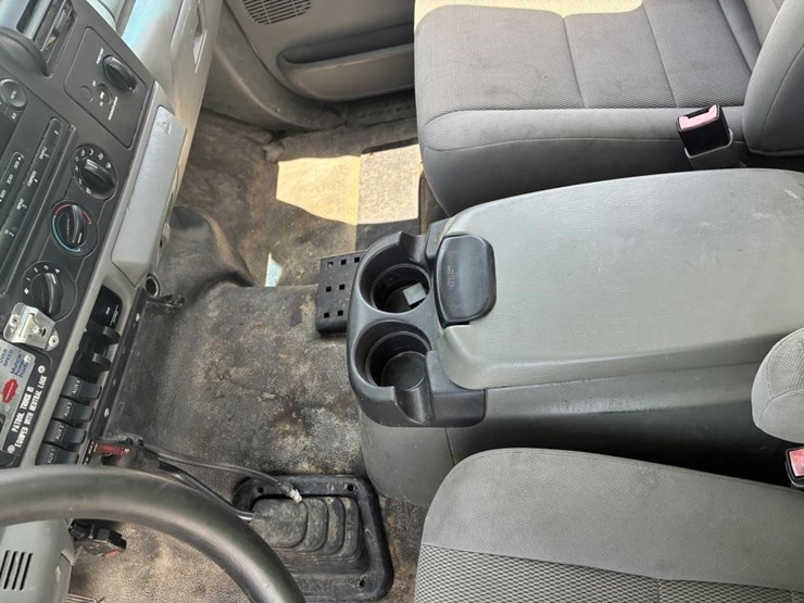 2006-ford-f450-image-19