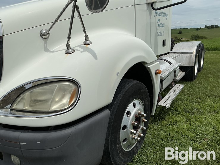 2005-freightliner-columbia-truck-tractor-image-14