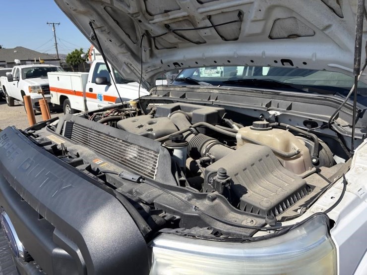 2011-ford-f250-xl-image-7