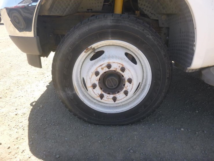 2004-ford-f550-image-16