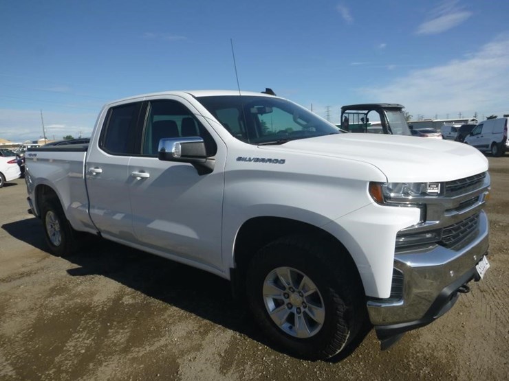2020-chevrolet-1500-image-2