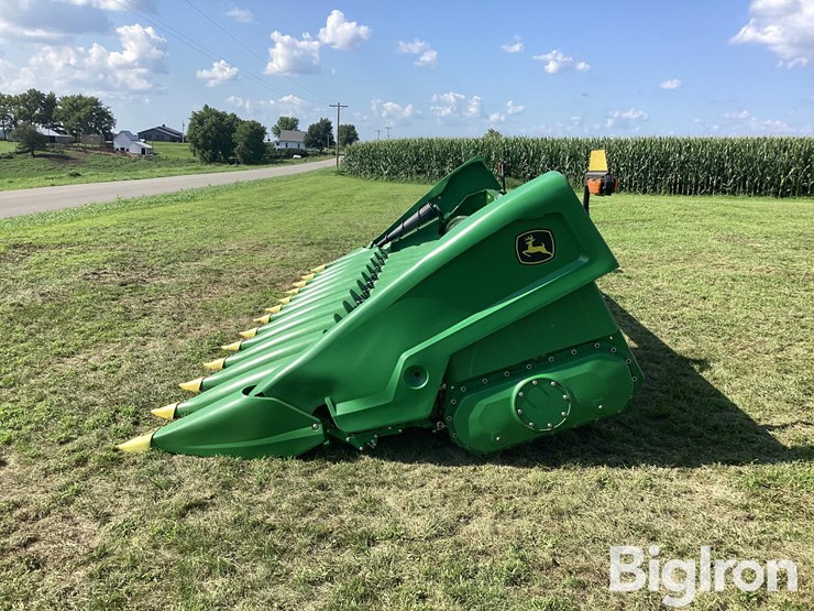 2025-john-deere-cr12-image-8