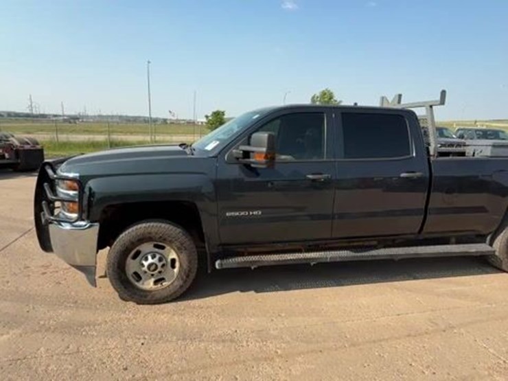 2018-chevrolet-silverado-2500hd-image-1