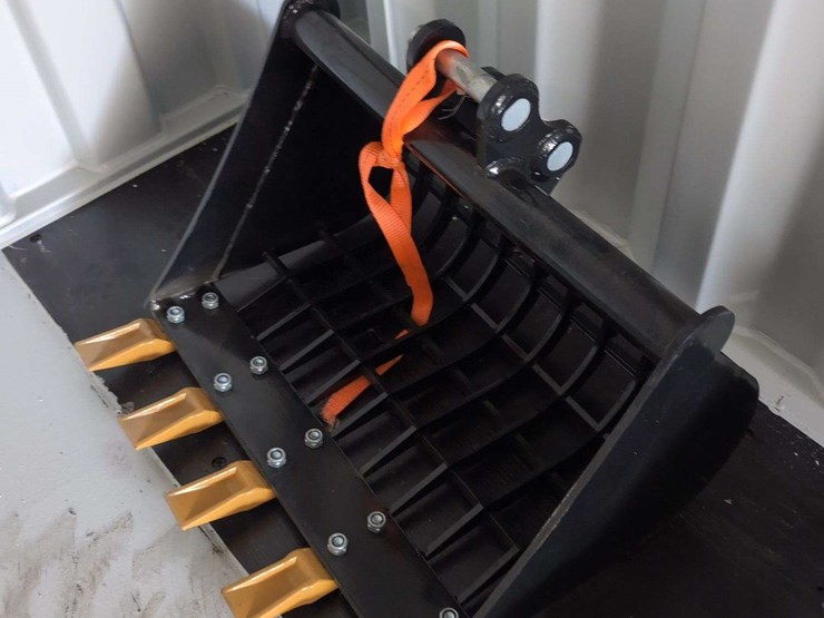 i-ranch-mini-excavator-60cm-skeleton-bucket-image-2