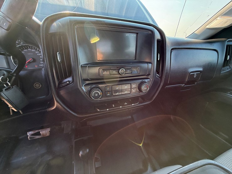 2019-chevrolet-silverado-2500hd-image-16