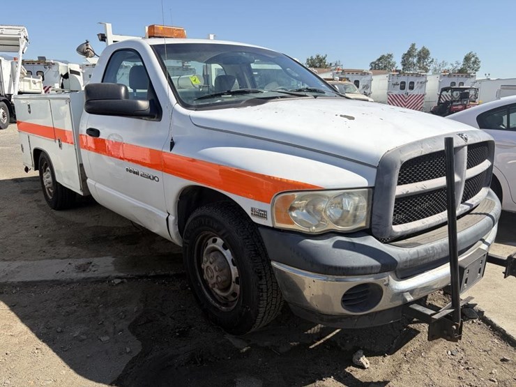 2005-dodge-ram-2500-image-2