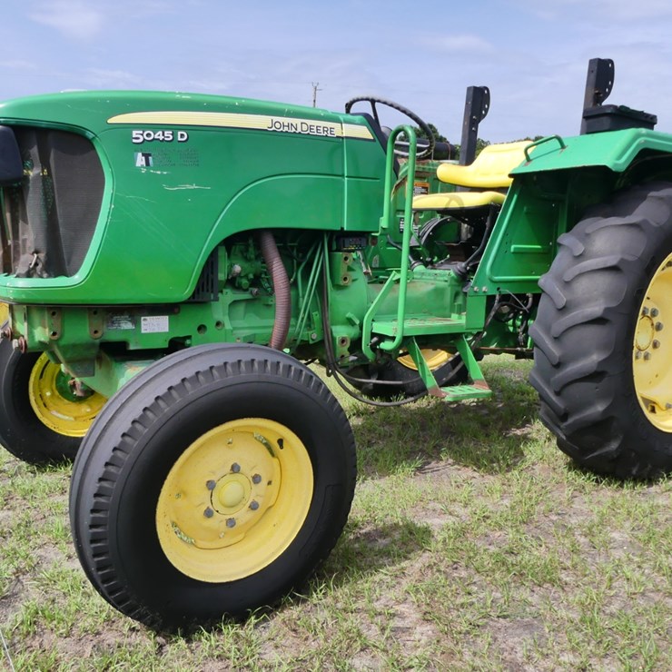 JOHN DEERE 5045D