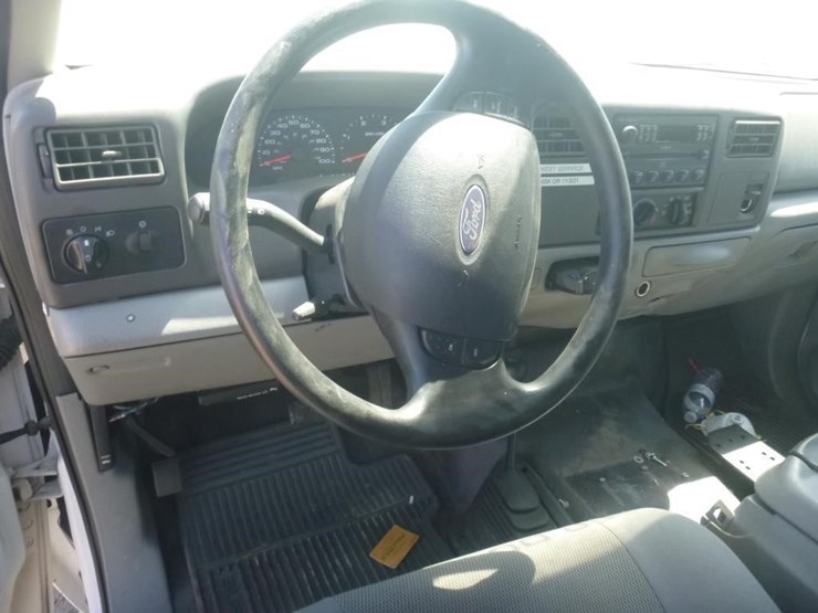 2004-ford-f550-image-12