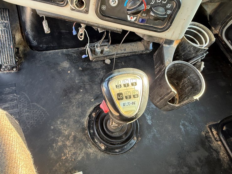 2015-western-star-4900-image-35