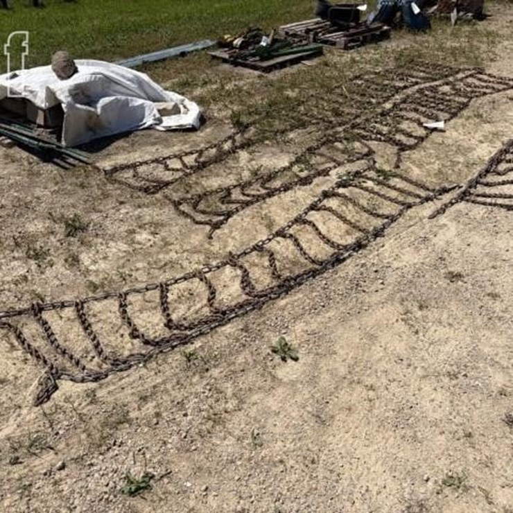 TRACTOR TIRE CHAINS