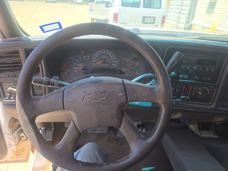 2006-chevrolet-silverado-2500-image-18