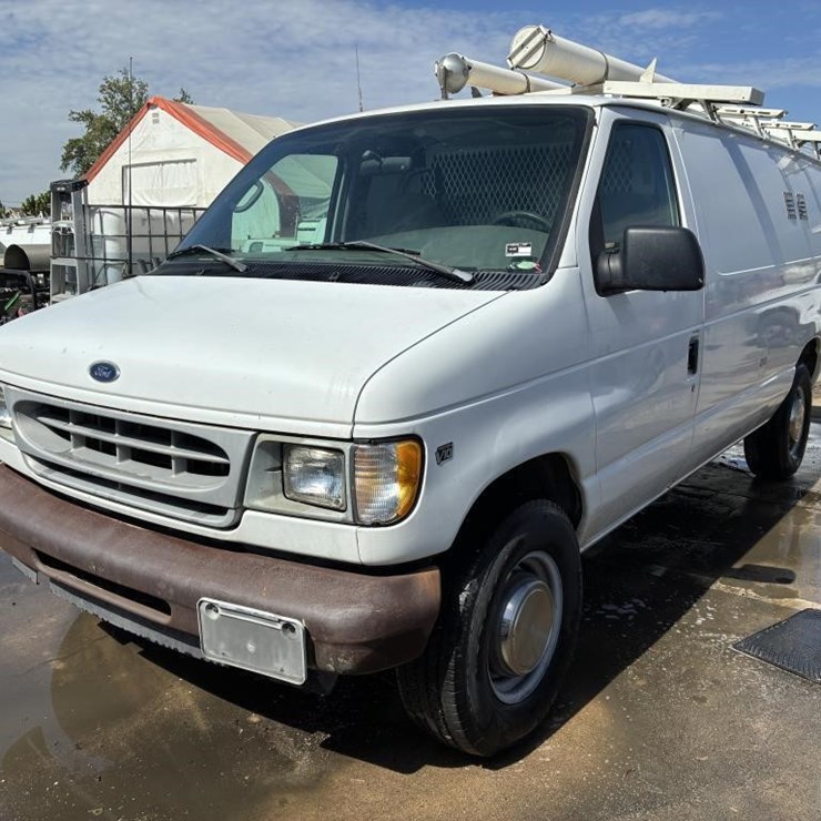 2002 FORD E350
