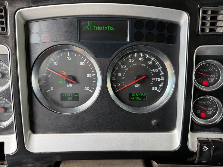 2012-kenworth-t800-image-29