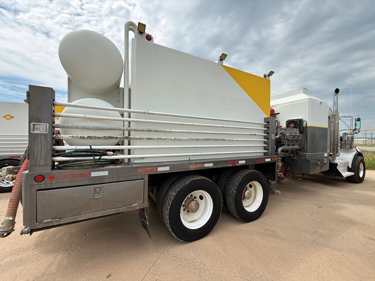 2012-kenworth-t800-image-5