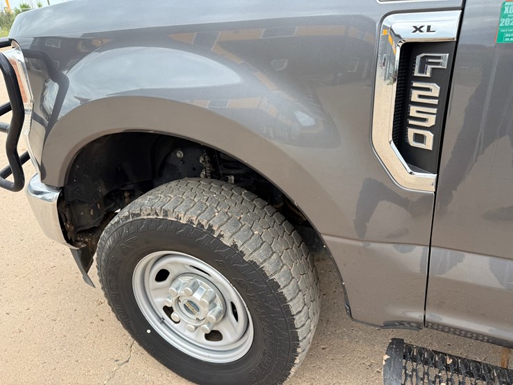 2022-ford-f250-image-11
