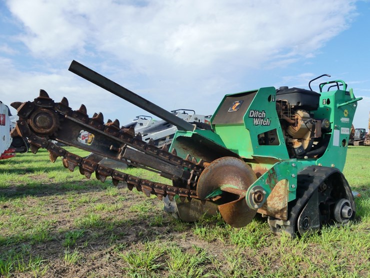ditch-witch-c16x-image-1