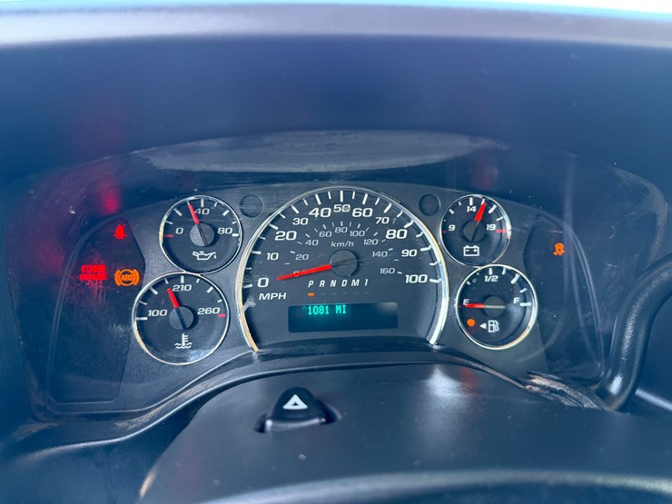 2018-chevrolet-express-4500-image-17