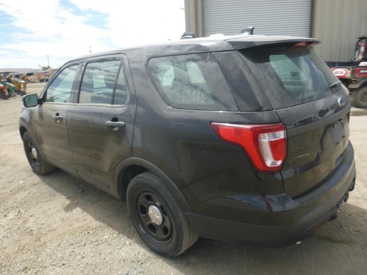 2017-ford-explorer-image-4