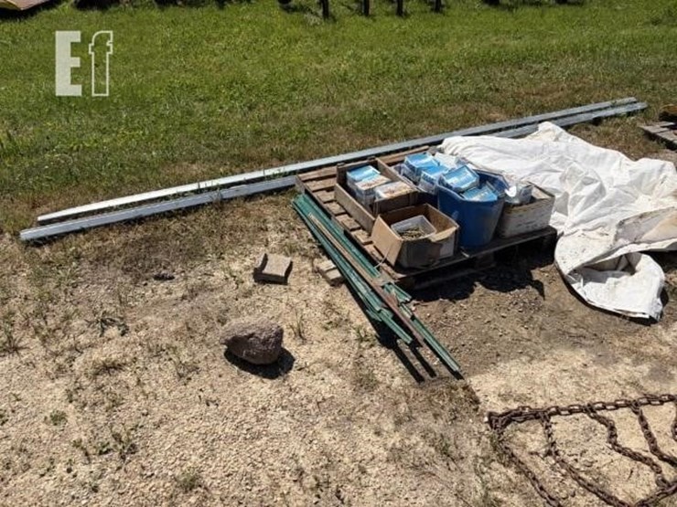 pallet-of-fasteners-&-t-posts-image-1