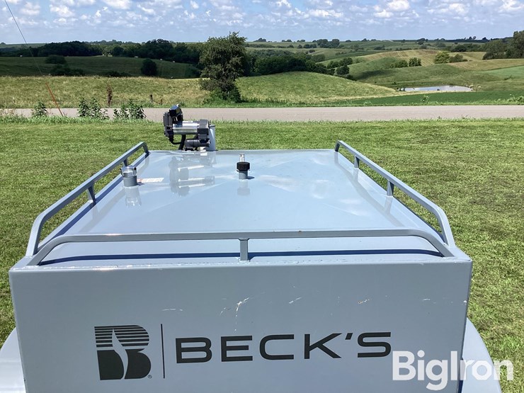 2019-thunder-creek-equipment-ev-750-image-18