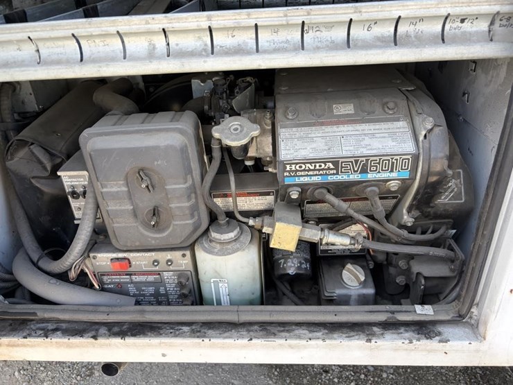 2008-ford-f550-image-21