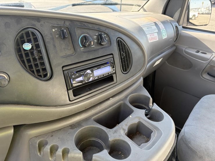 2002-ford-e350-image-16