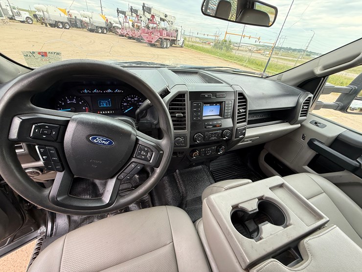 2022-ford-f250-image-15