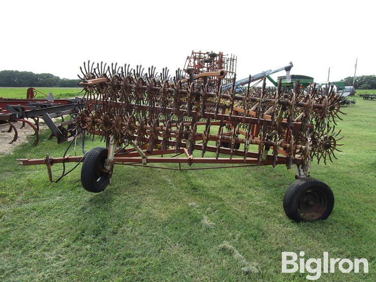 crustbuster-front-fold-rotary-hoe-image-8