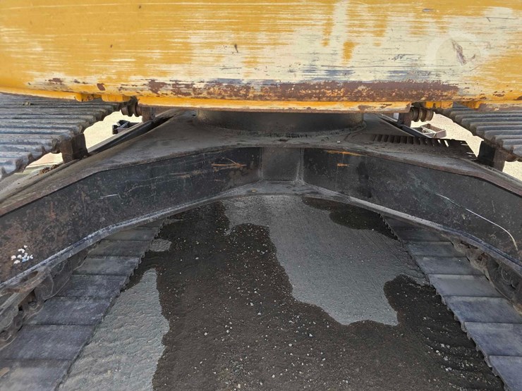 2018-deere-245g-lc-image-22