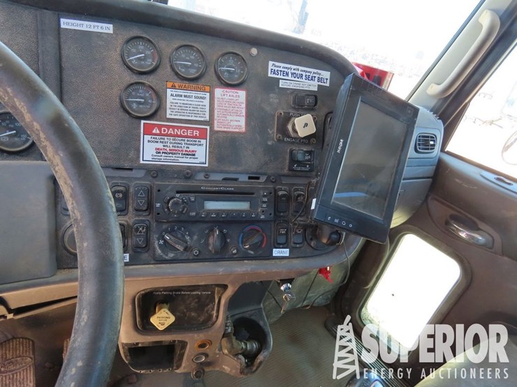 2012-peterbilt-367-image-8