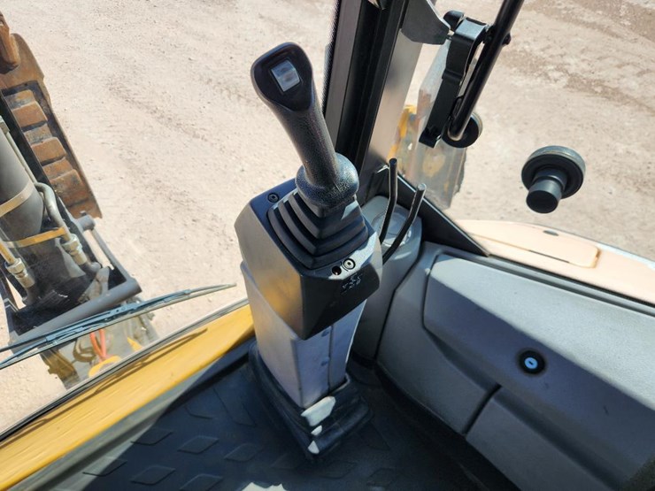 volvo-bl70b-image-35