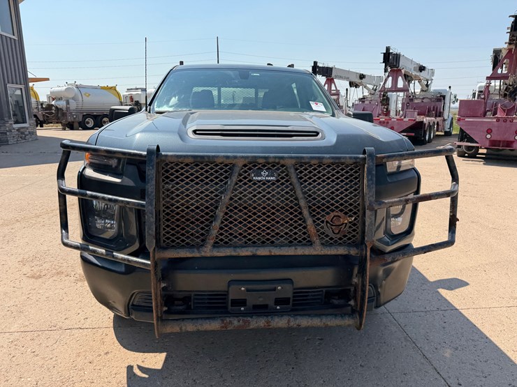 2020-chevrolet-silverado-2500hd-image-3