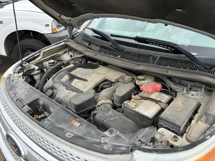 2015-ford-explorer-image-9