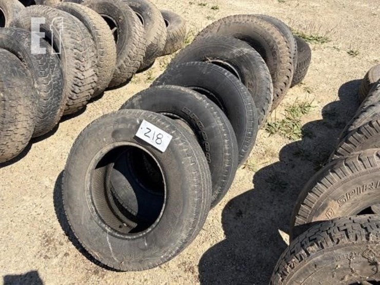 truck-tires-image-1
