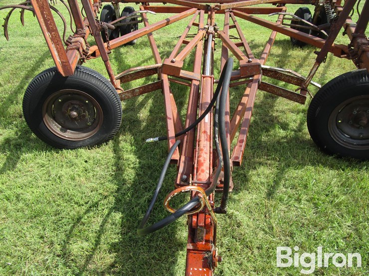 crustbuster-36'-hydraulic-fold-springtooth-w/3-bar-harrow-image-11