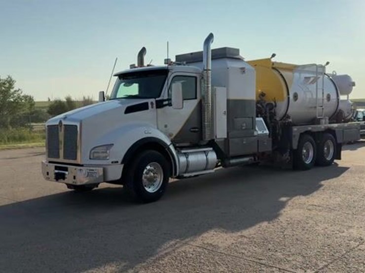 2017-kenworth-t880-image-1