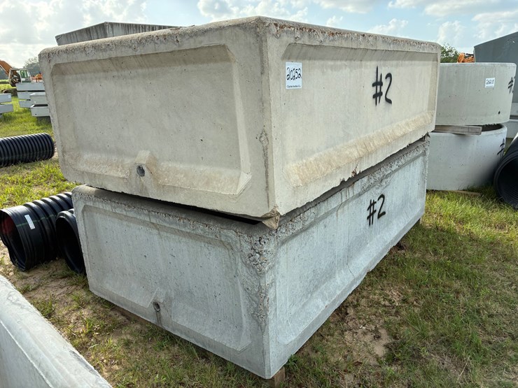 #20252-•-2-concrete-water-troughs-image-2