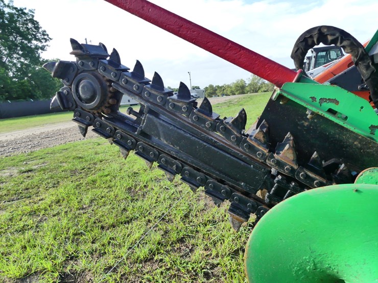 ditch-witch-c16x-image-9