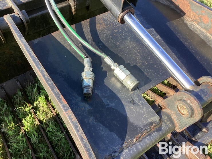 80"-skid-steer-grapple-bucket-image-13