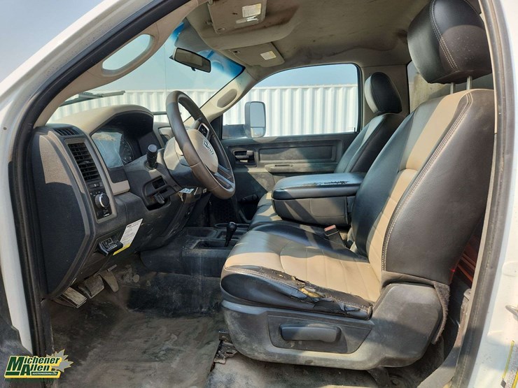 2011-ram-5500-4x4-s/a-service-truck-image-14