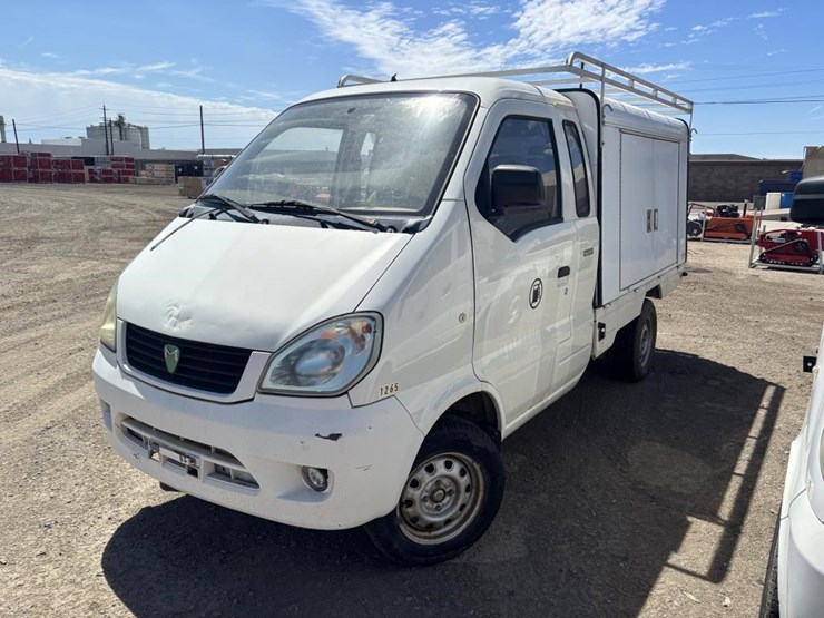 2009-miles-tianjin-qingyuan-lsv-utility-truck-image-1