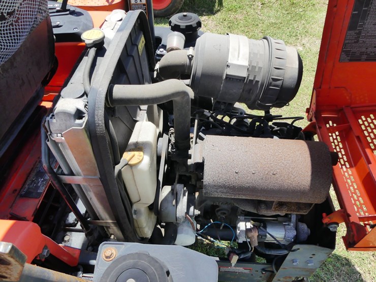 2011-kubota-zd326-image-13
